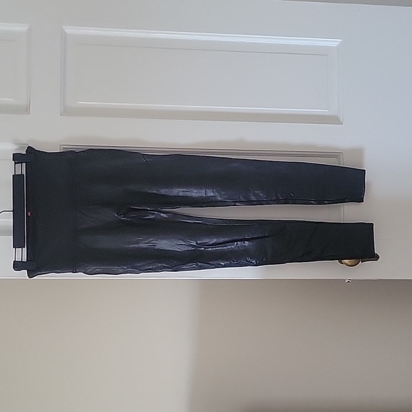 Spanx Faux Leather Legging in size Medium - Picture 1 of 5